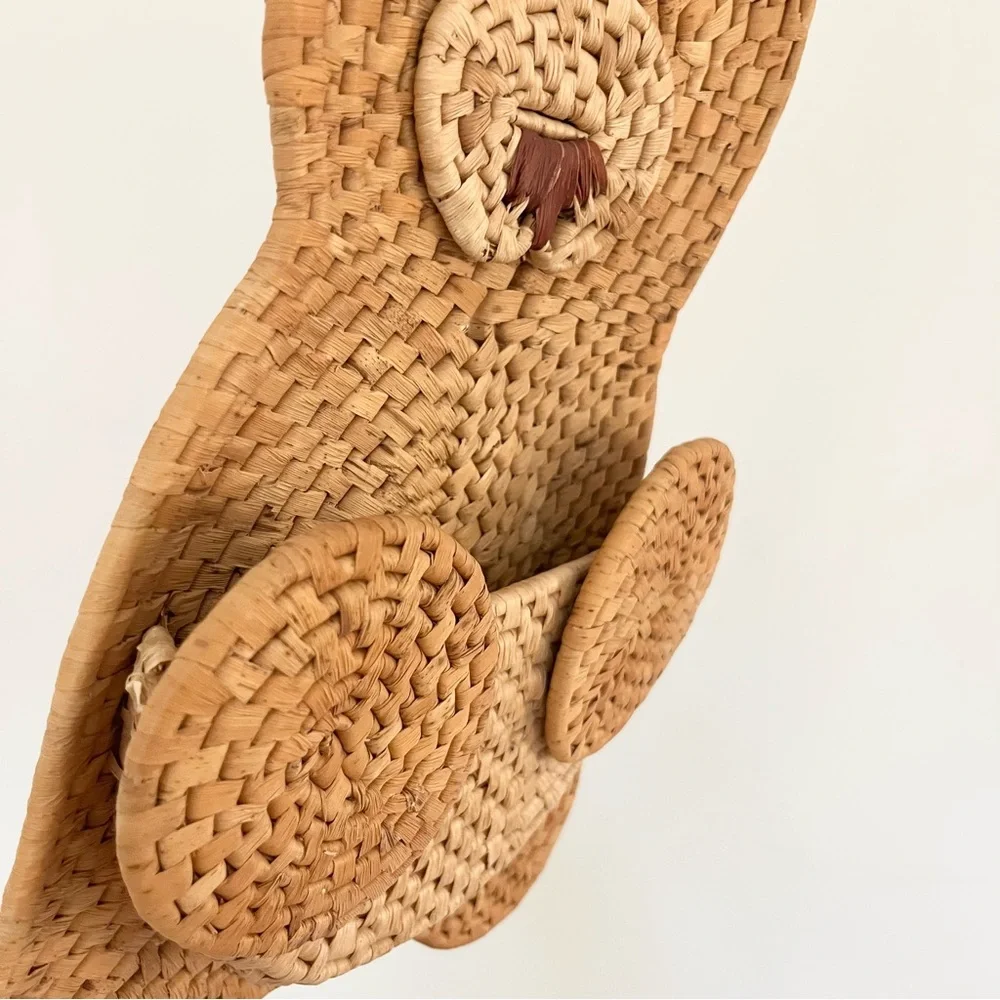 Woven Straw Wicker Bear-Shaped Wall Pocket Accent Boho Decoration Kids Flowers